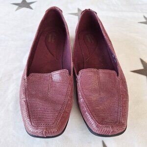 Clarks Women’s Burgundy Haydn Gloss Loafer 26104761 Size‎ 10W